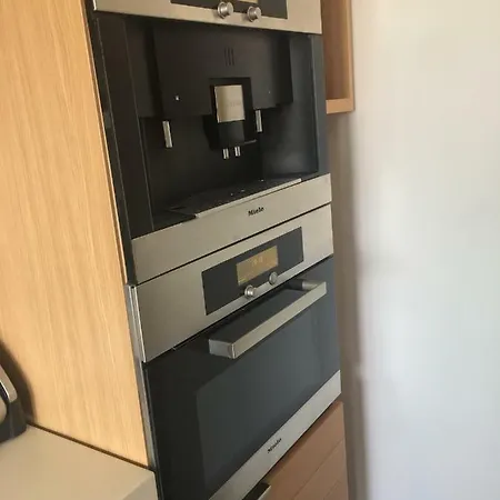 Large Eiffel Tower Apartment
