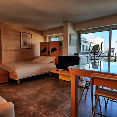 Large Eiffel Tower Lacoste * パリ