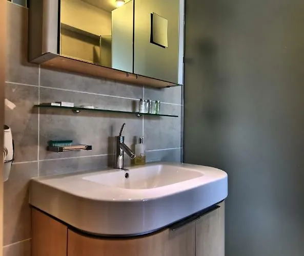 Large Eiffel Tower Lacoste * パリ